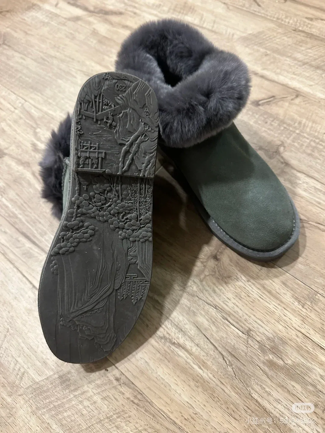 Grey Fur-Trimmed Boots, image indicator(2)