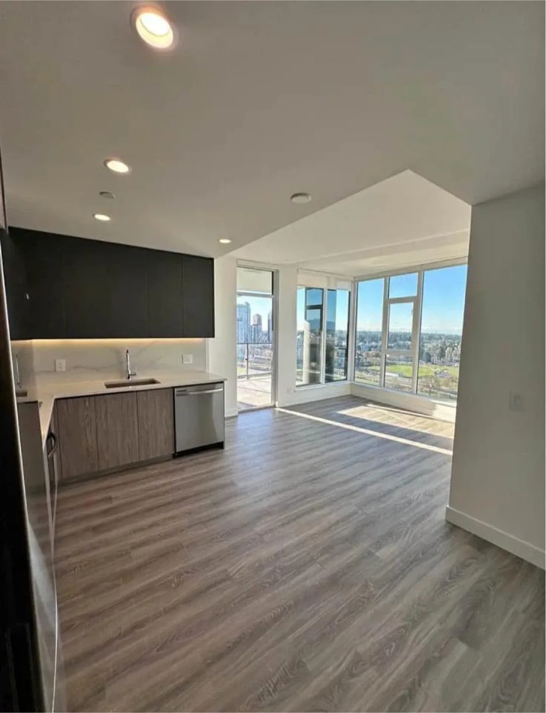 Private room and washroom available