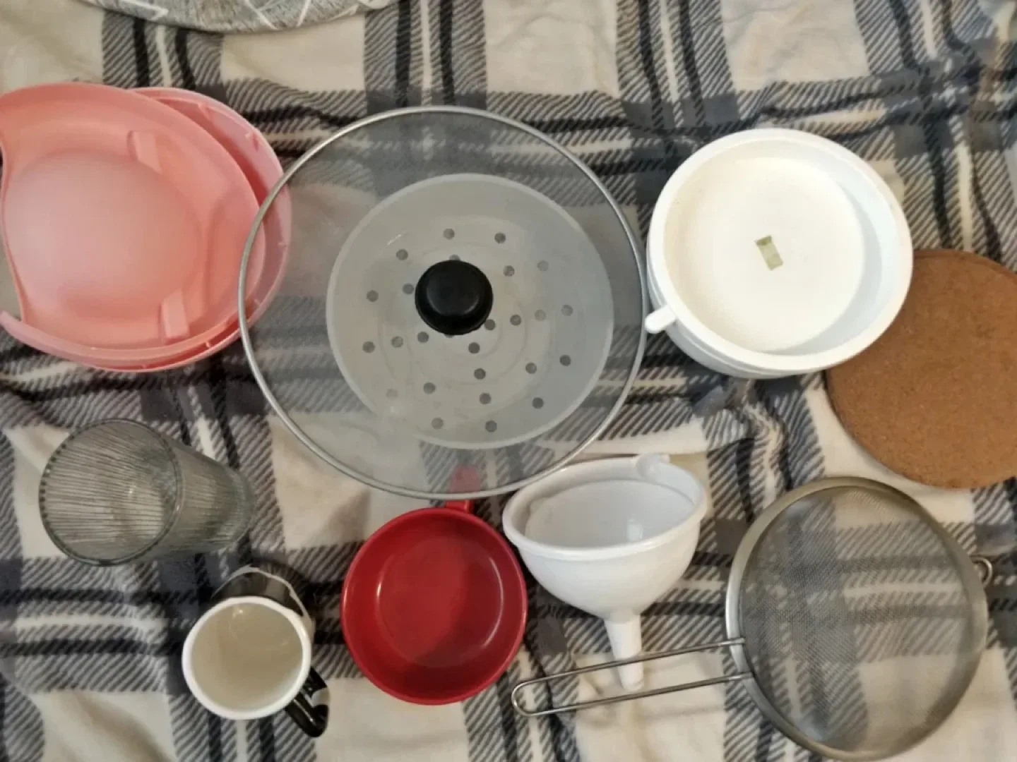 Assorted Kitchen Items