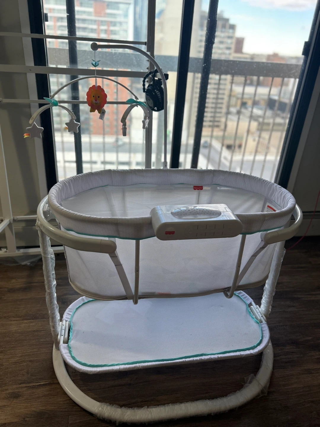Fisher-Price Soothing Motions Bassinet #Cleanout - photo 3