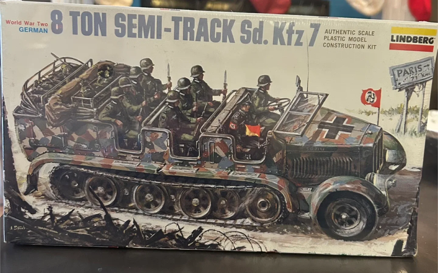 VTG 1975 SEALED Lindberg Semi-Track Sd. Kfz 7 Scale Model Kit