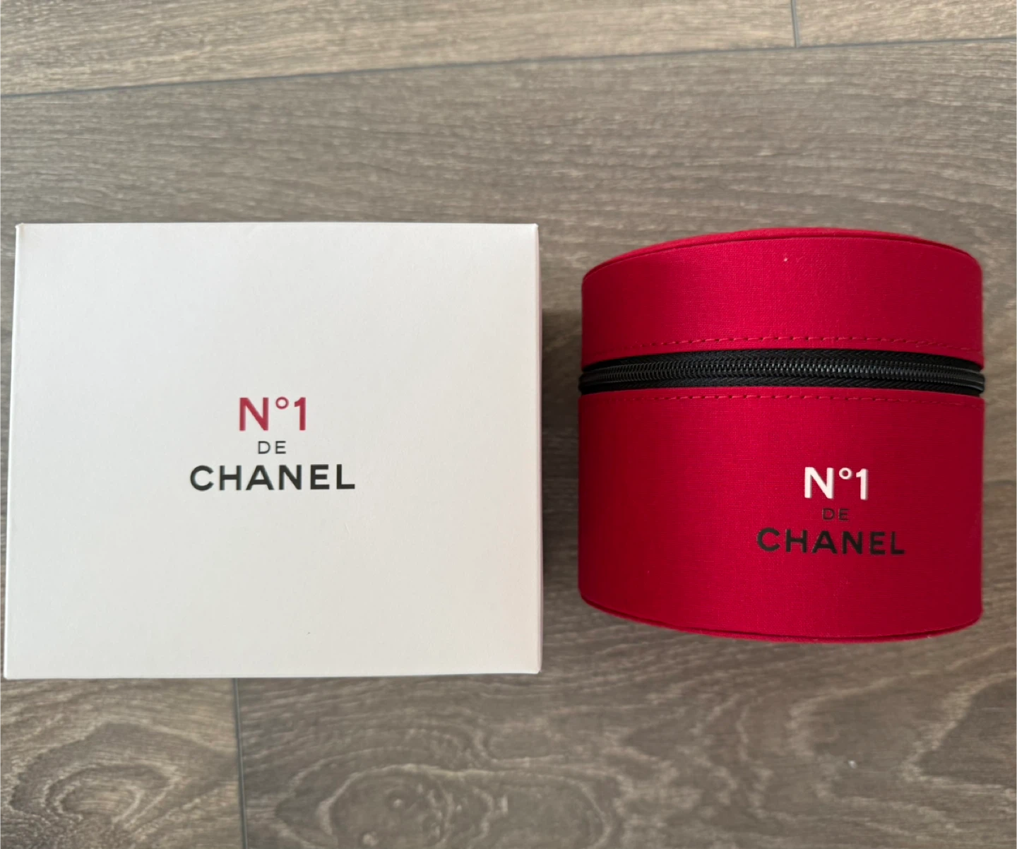 Chanel N°1 de Chanel Red Case