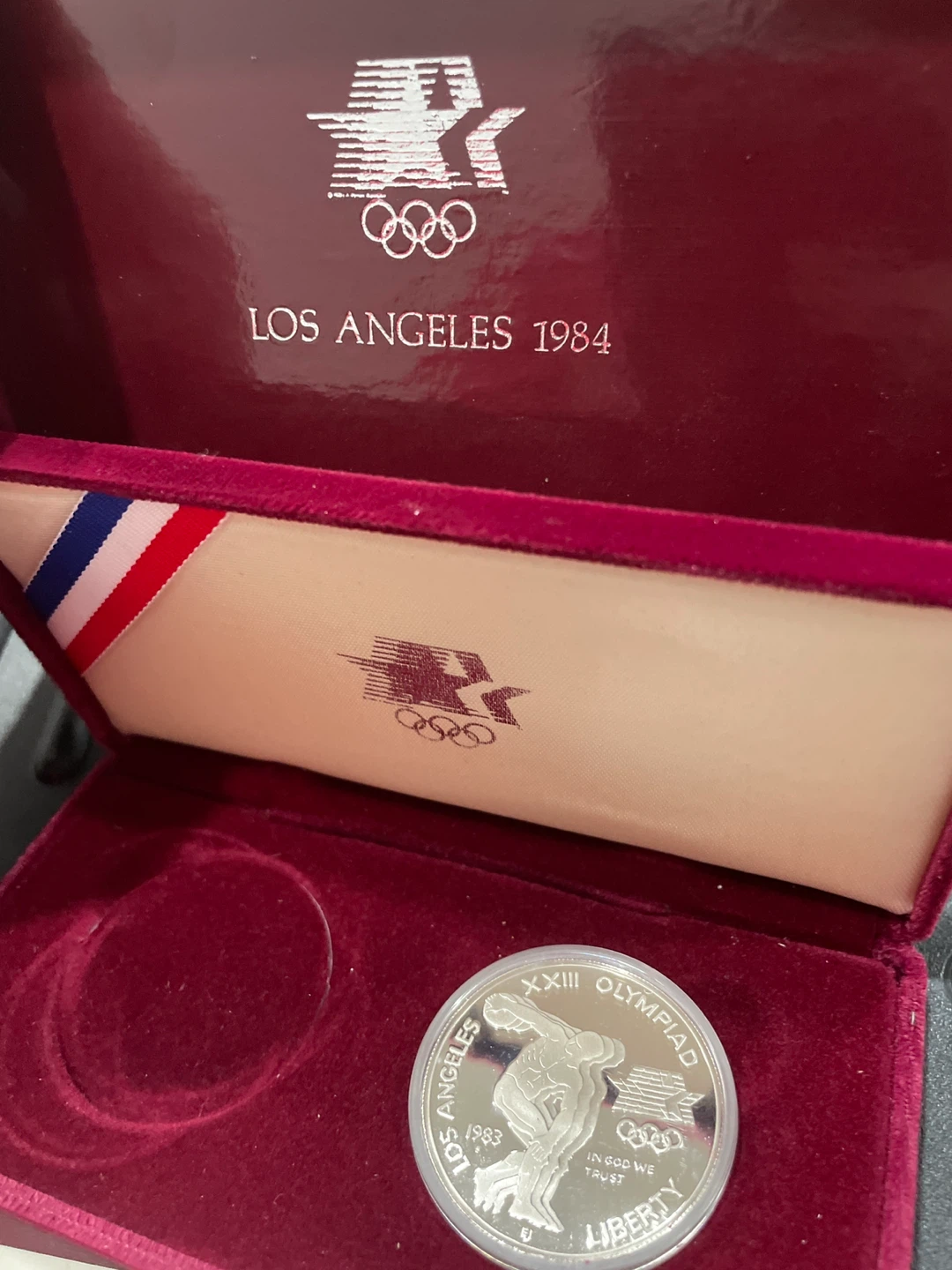 1983 Los Angeles XXIII Olympiad Silver Dollar Proof - photo 3