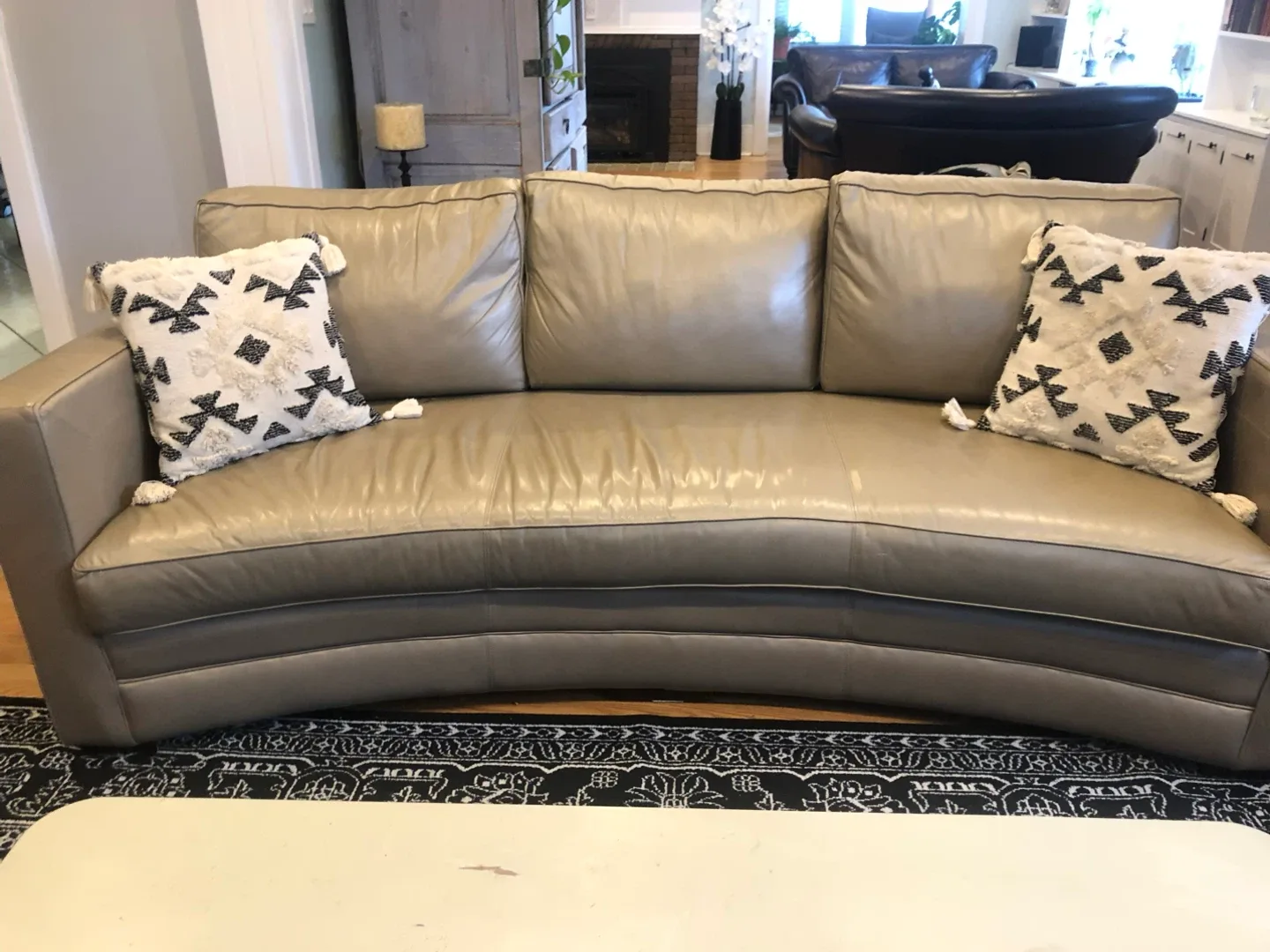 Leather Curved Sofa - Taupe Colour image indicator(2)