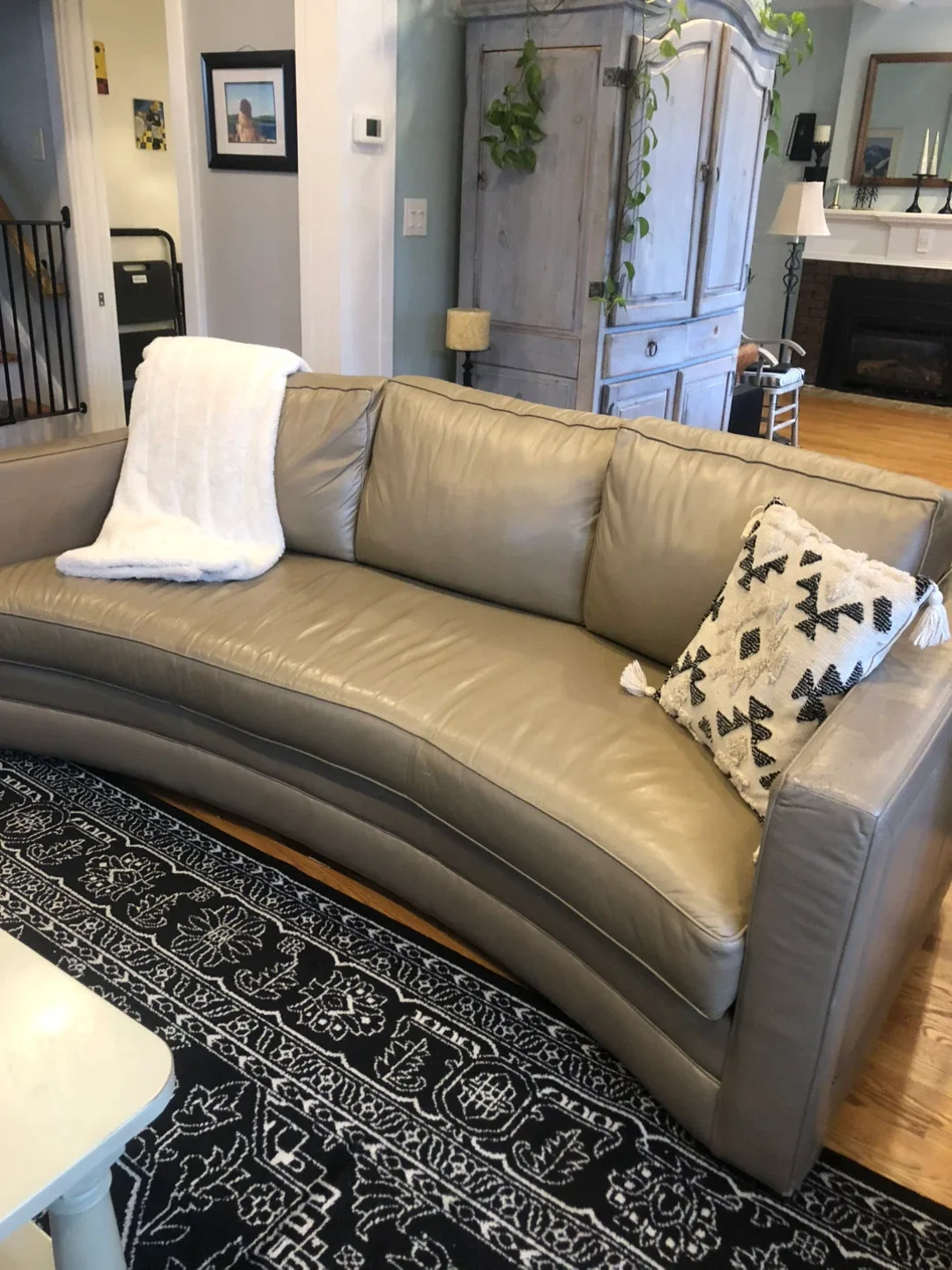 Leather Curved Sofa - Taupe Colour image indicator(5)