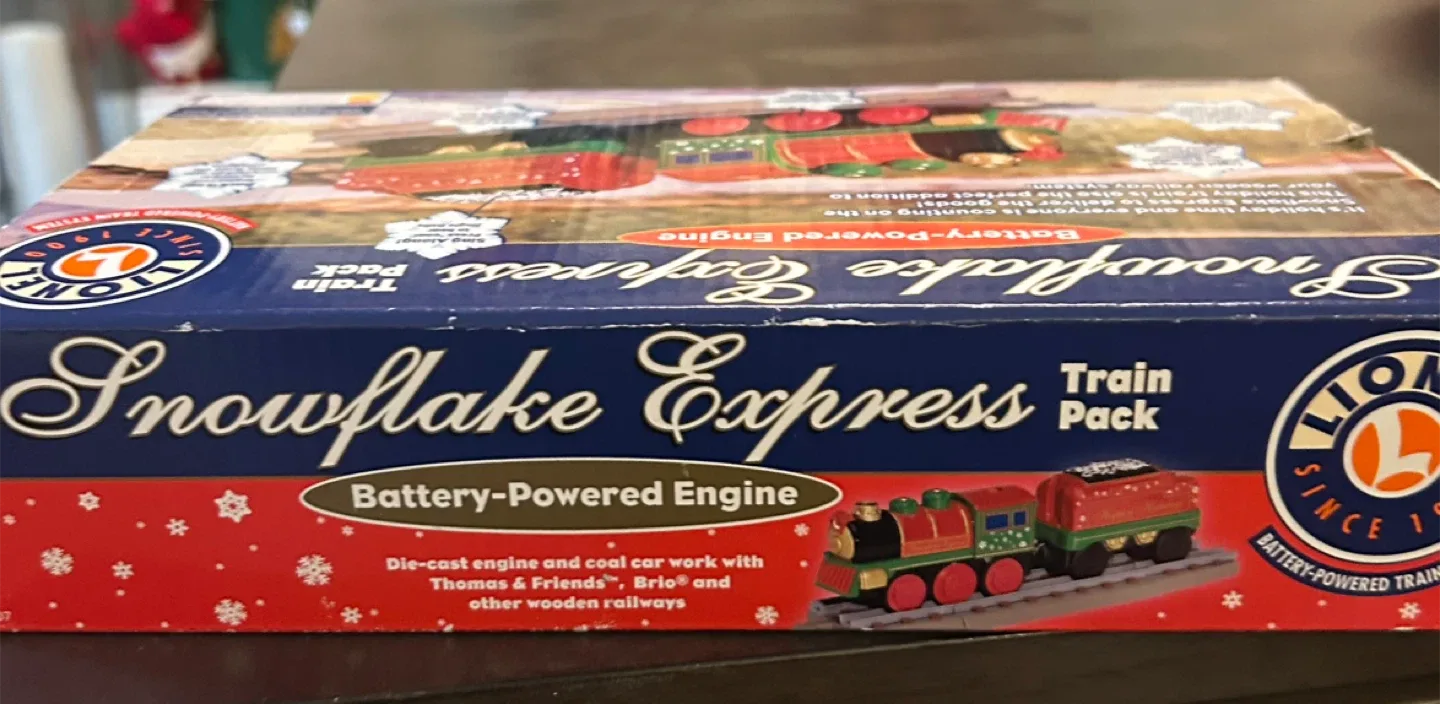 NIB Lionel Snowflake Express train . plays Jingle Bells. image indicator(2)