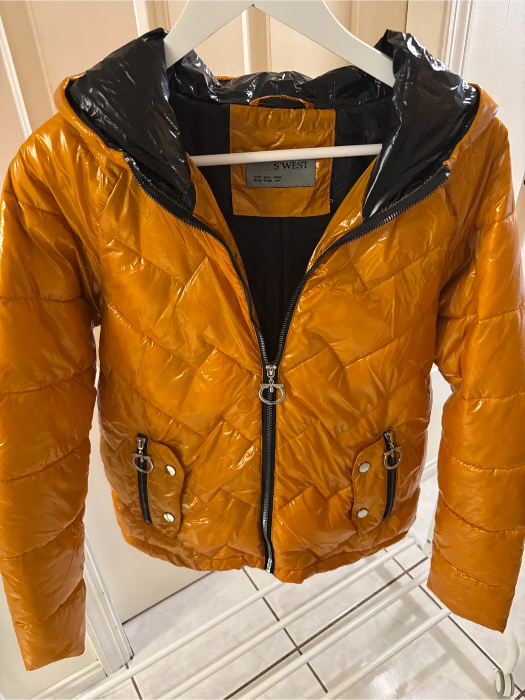 🧡 🖤 Vivid Orange Peel & Black - Size: M