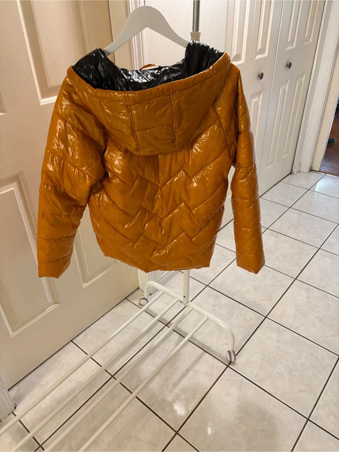 🧡 🖤 Vivid Orange Peel & Black - Size: M image indicator(8)