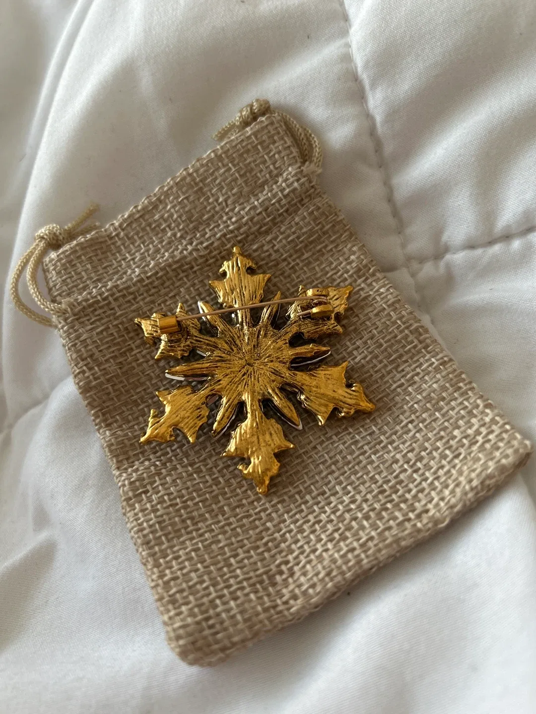 Snowflake Brooch - Blue & Gold image indicator(2)