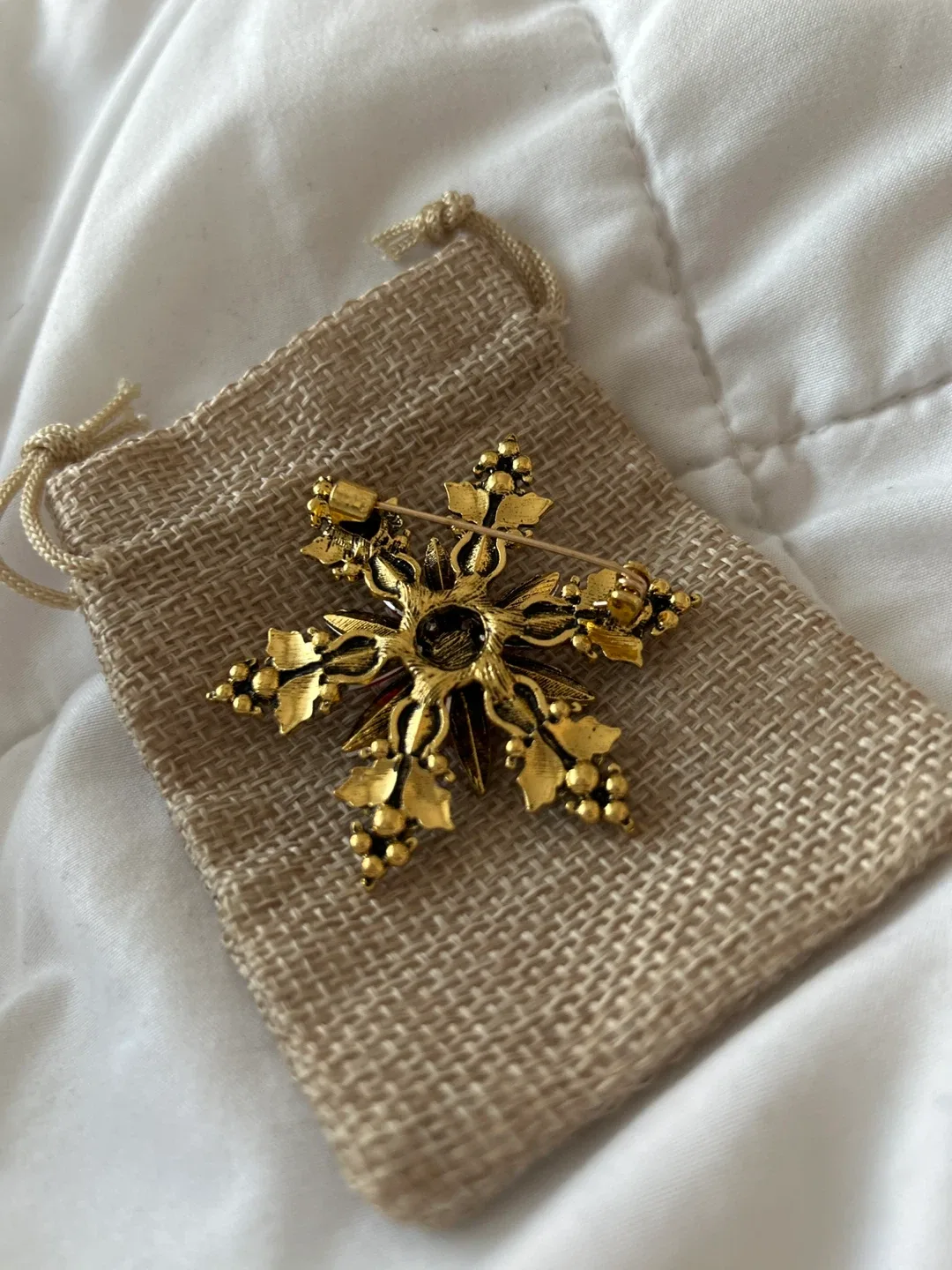 Red & Green Snowflake Brooch with Rhinestones image indicator(2)