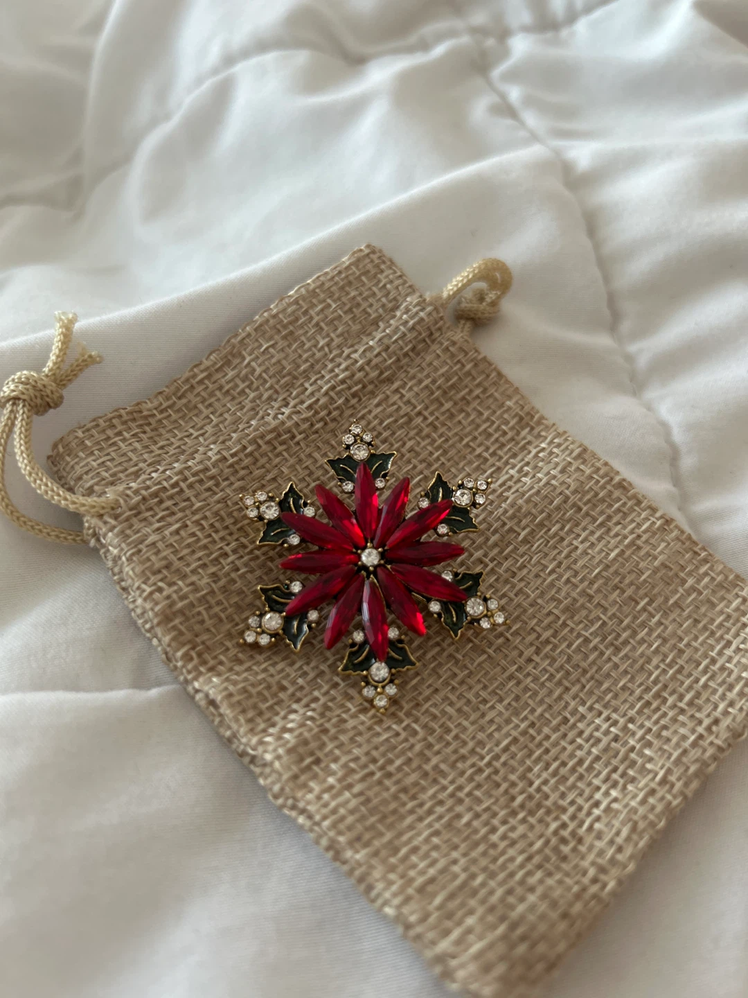 Red Snowflake Brooch - photo 3