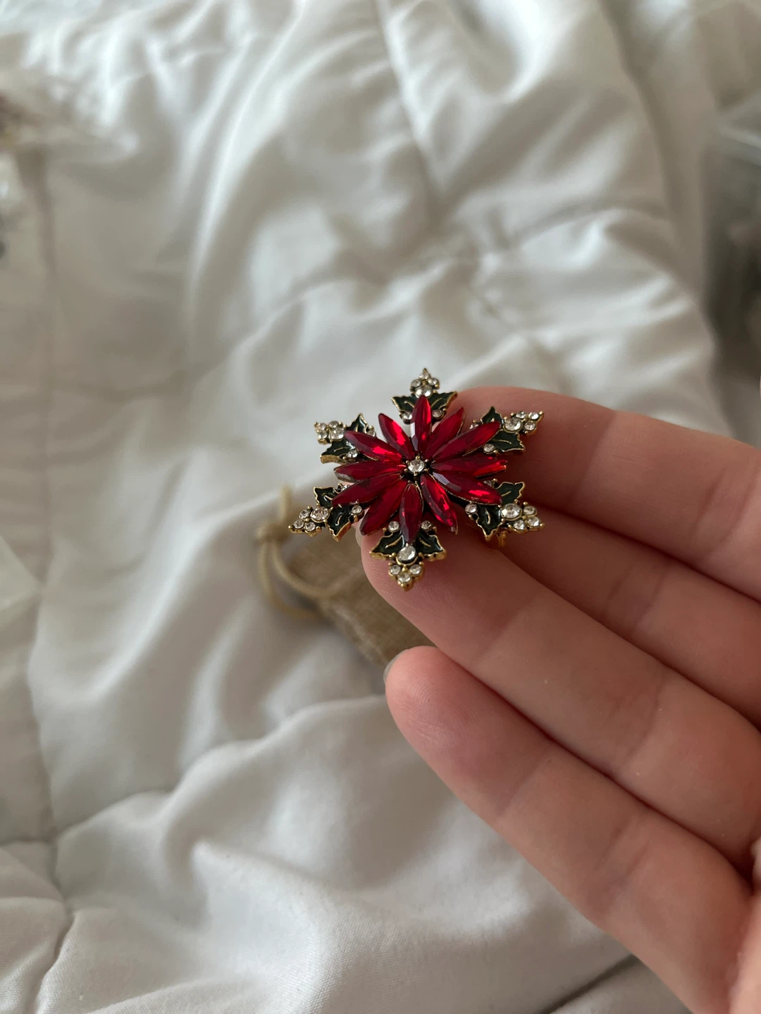 Red Snowflake Brooch - photo 4
