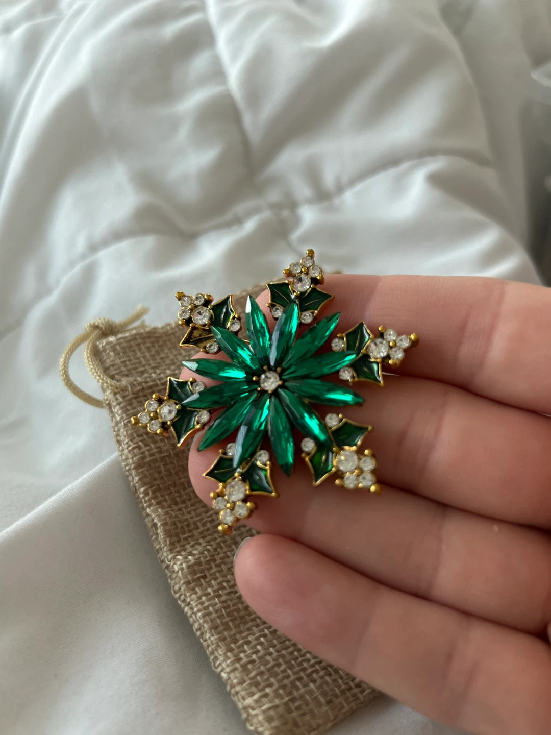 Emerald Green Snowflake Brooch - photo 3