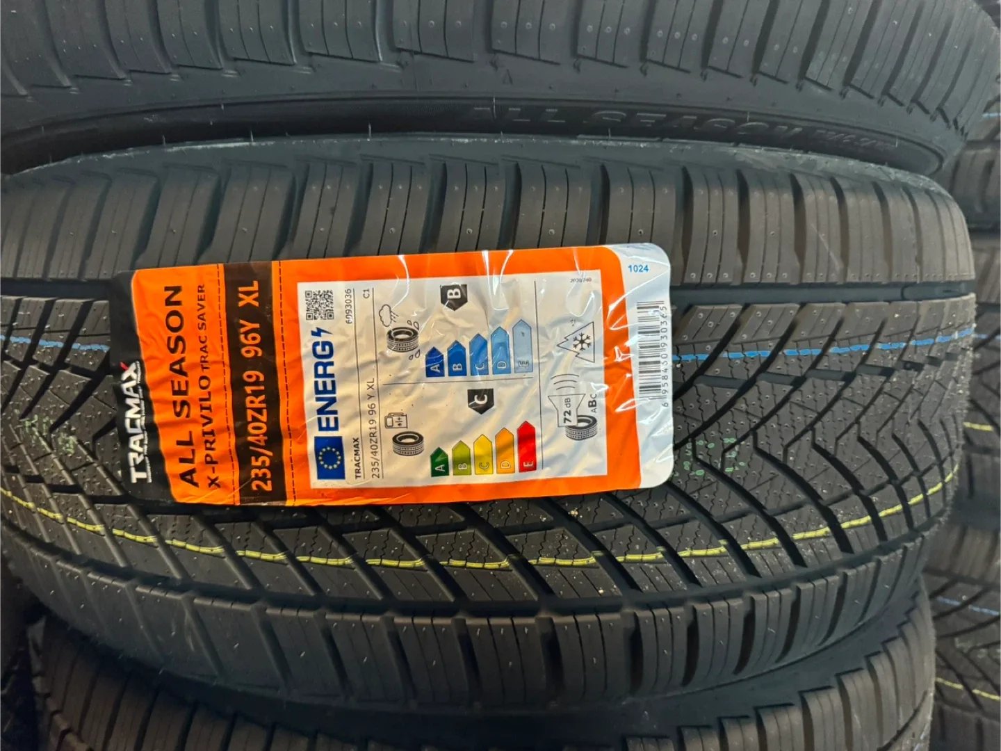 Tracmax All Season Tires 235/40ZR19 96Y XL image indicator(3)