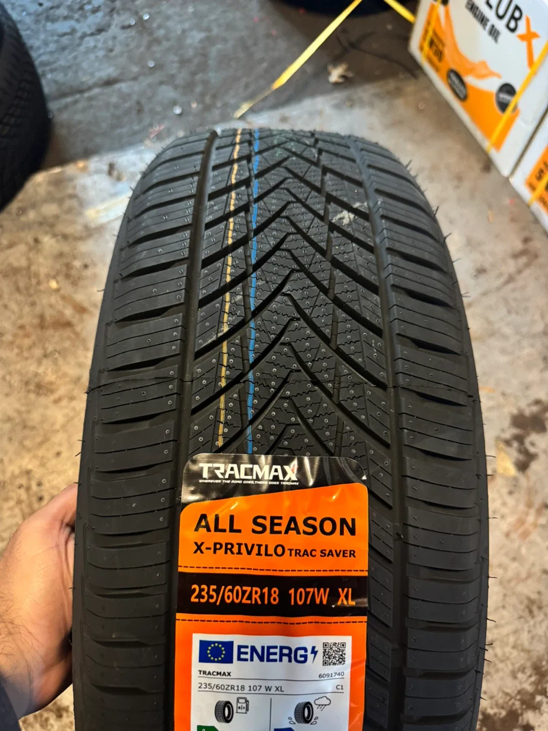 Tracmax All Season Tires 235/40ZR19 96Y XL