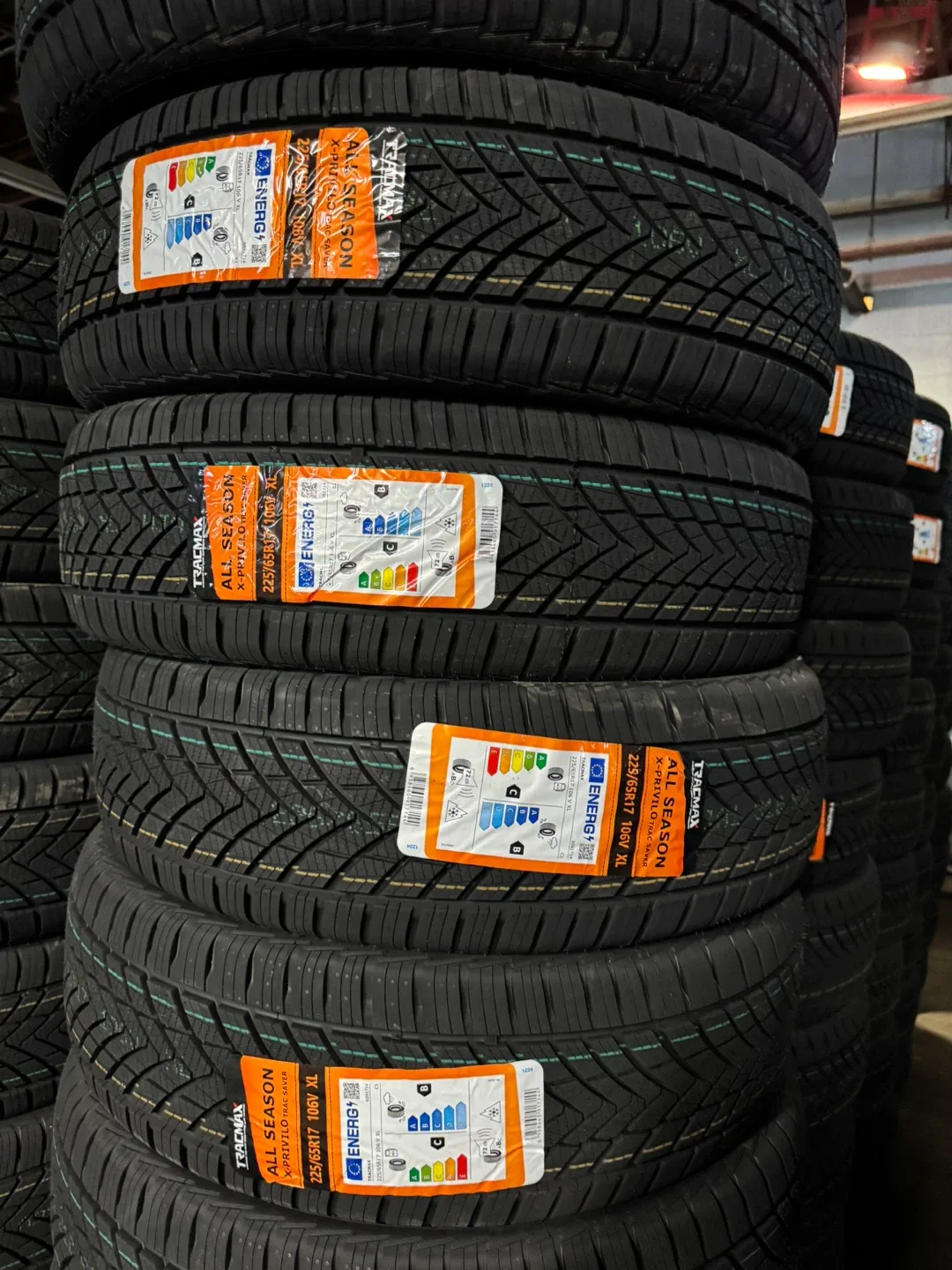 Tracmax All Season Tires 235/40ZR19 96Y XL image indicator(4)