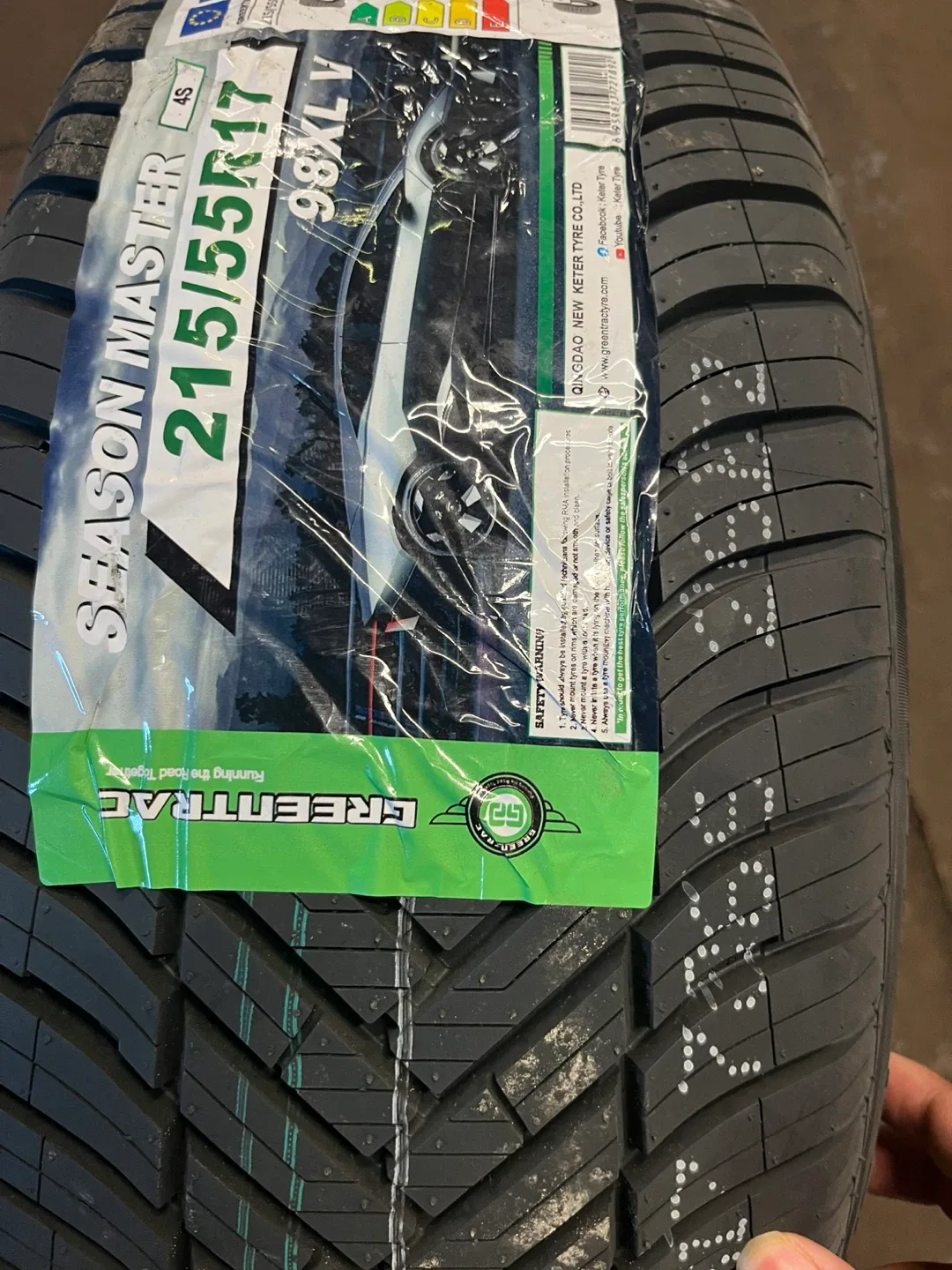 Tracmax All Season Tires 235/40ZR19 96Y XL image indicator(9)