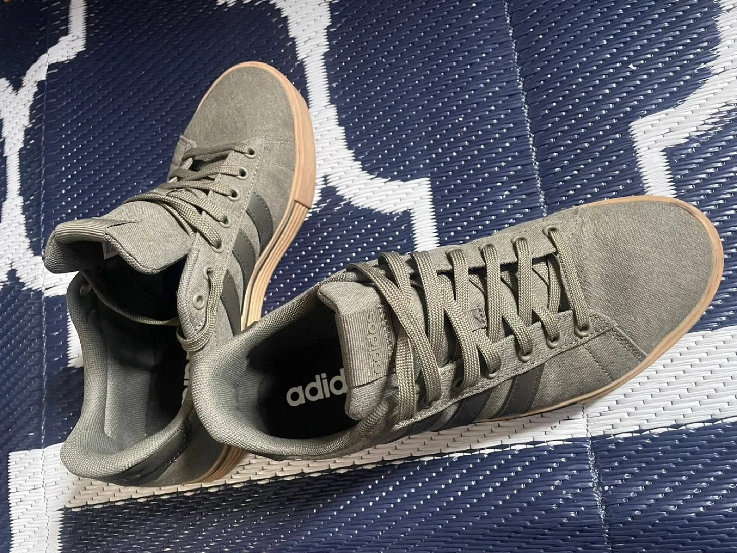 Men’s Adidas green talla 9 image indicator(2)