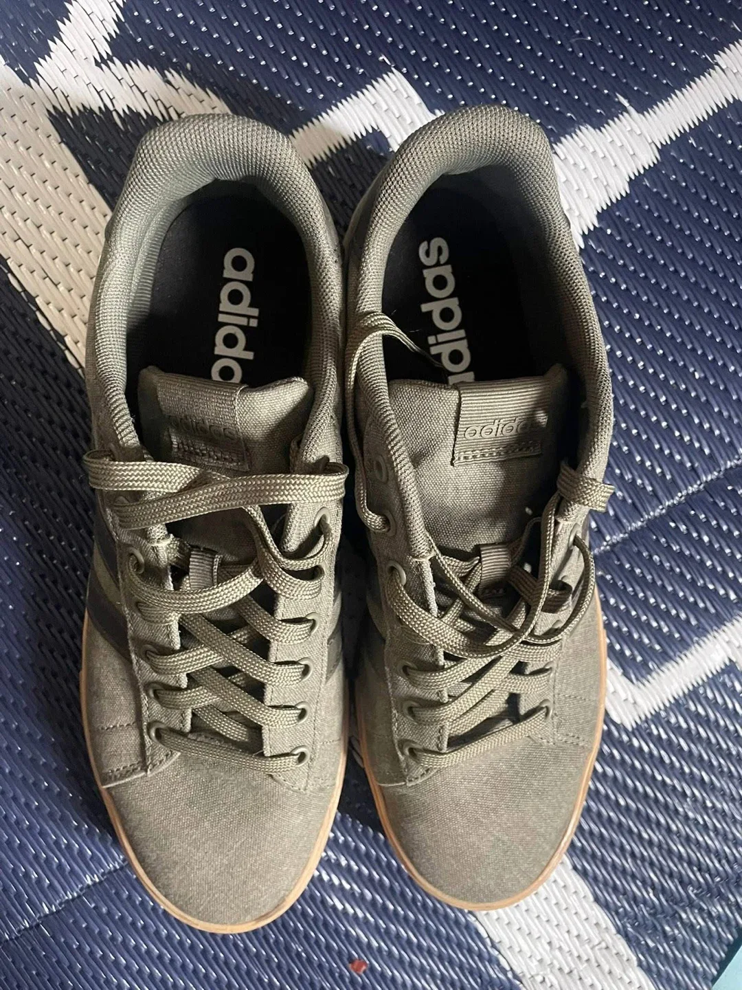 Men’s Adidas green talla 9