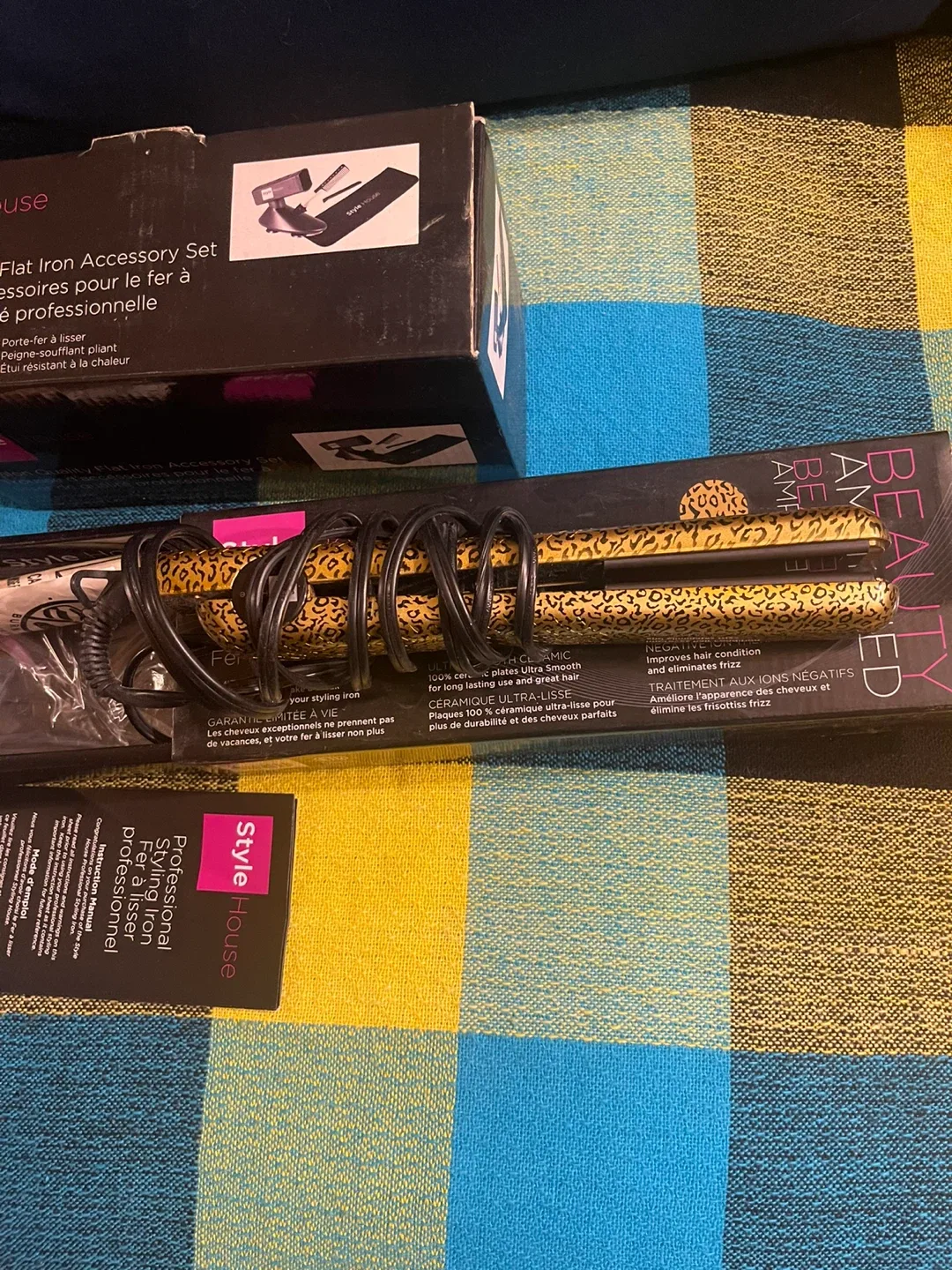 Style House Flat Iron Accessory Set image indicator(2)