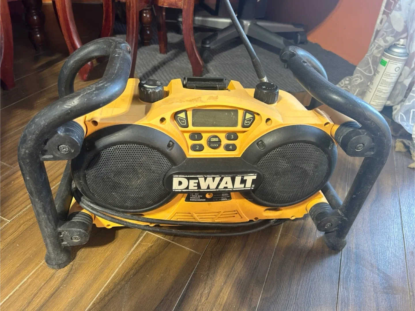 DeWalt DC011 Work Site Radio/Charger