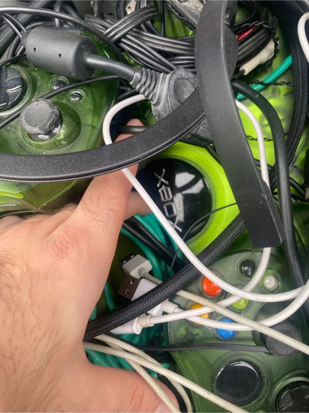 Classic XBOX (With Controllers & Accessories) image indicator(3)