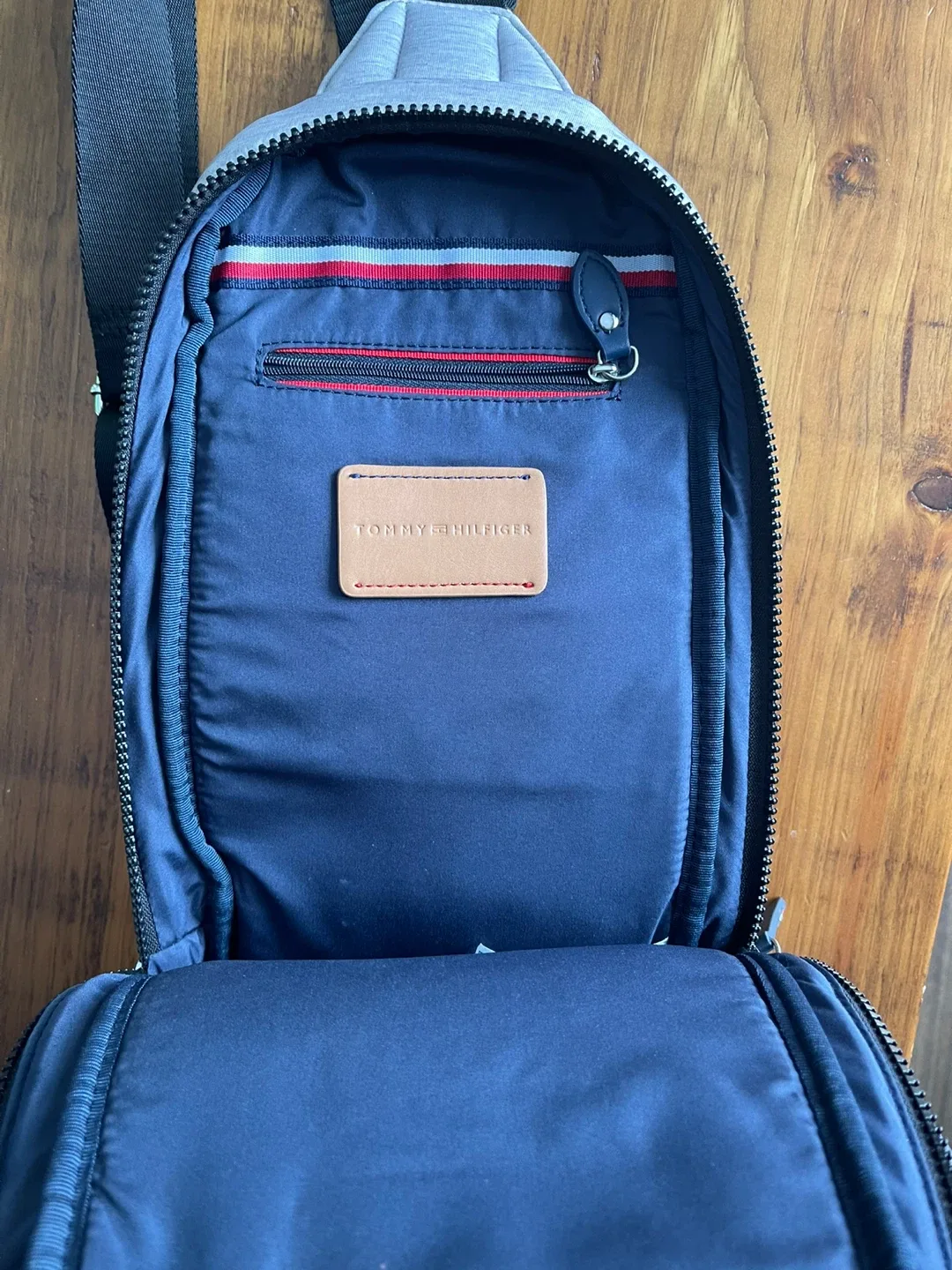 Tommy Hilfiger Sling Bag - Grey image indicator(3)