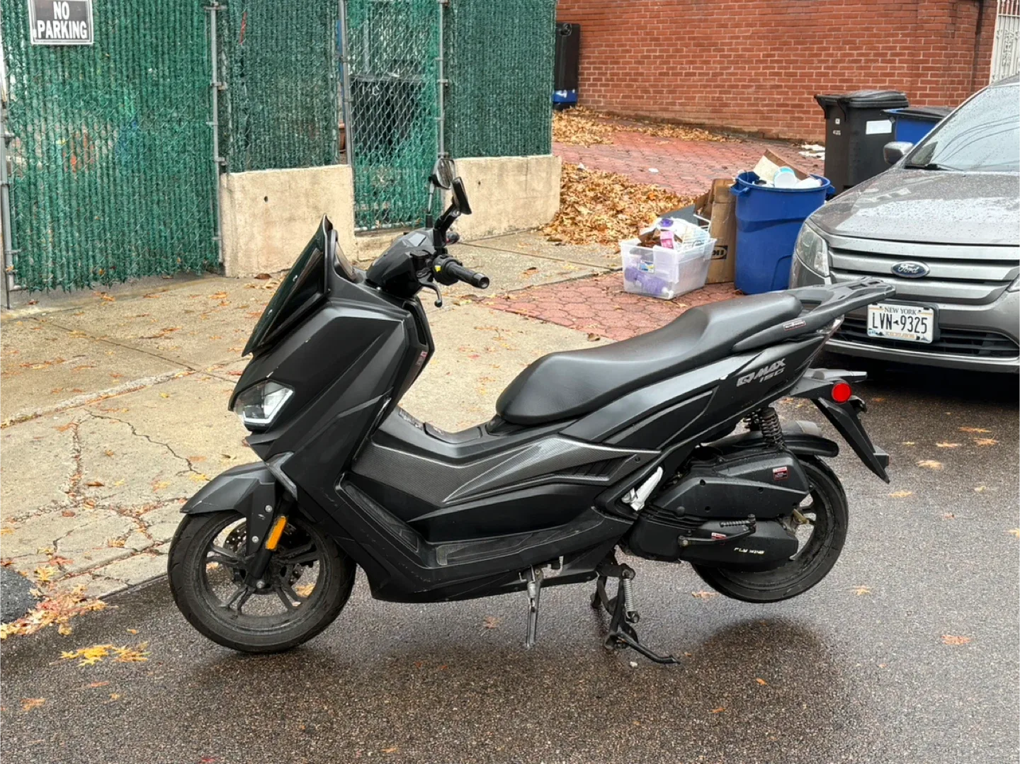 FLY WING 150cc Scooter - Black