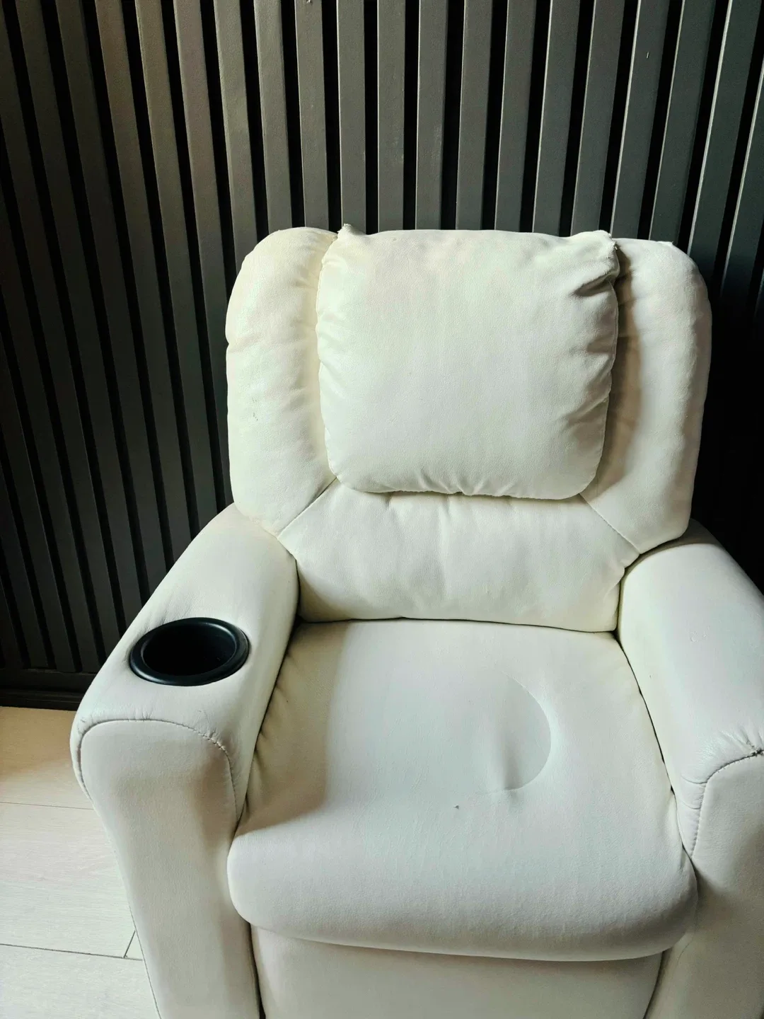 White toddlers Recliner Chair