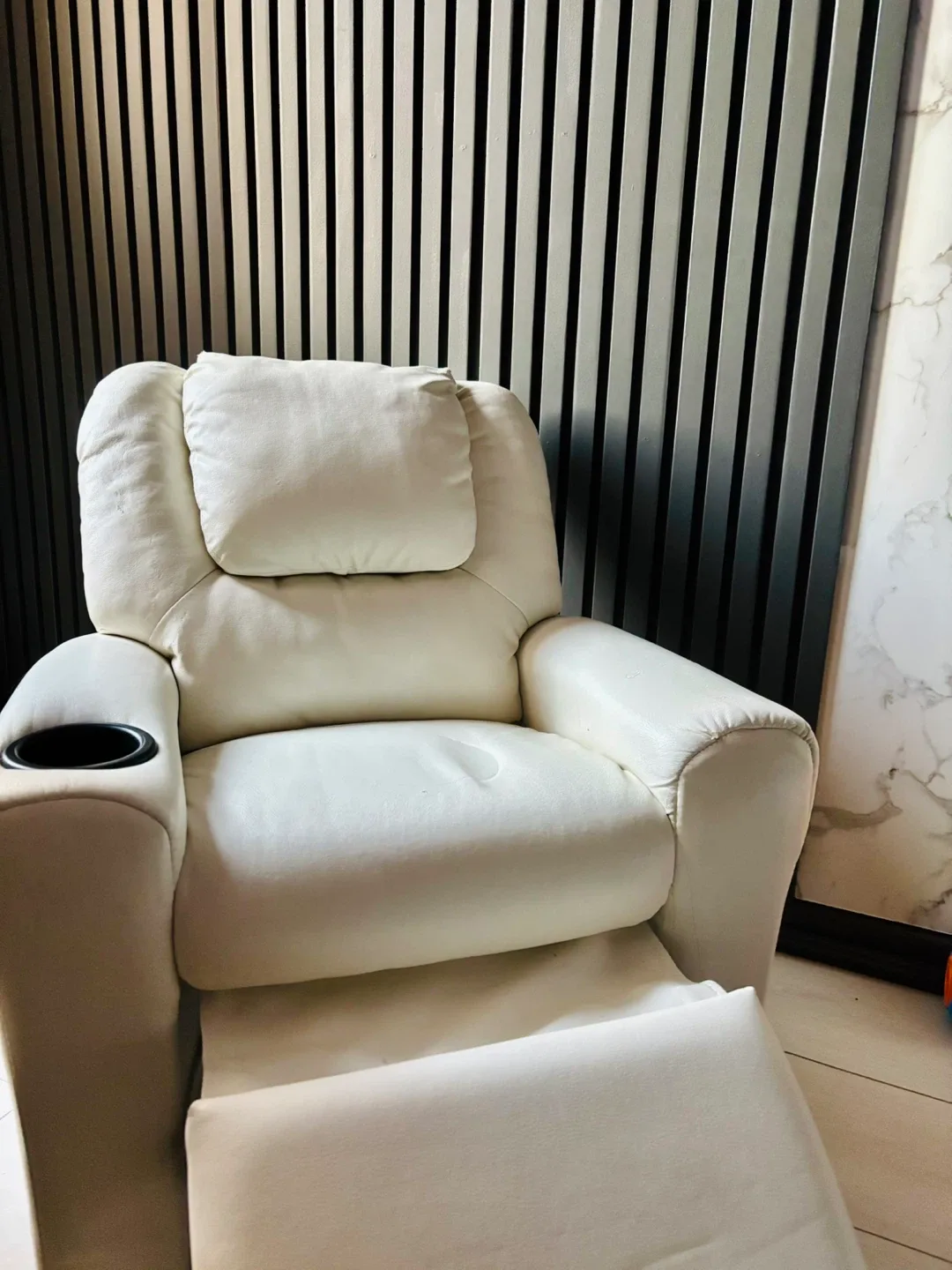 White toddlers Recliner Chair image indicator(2)