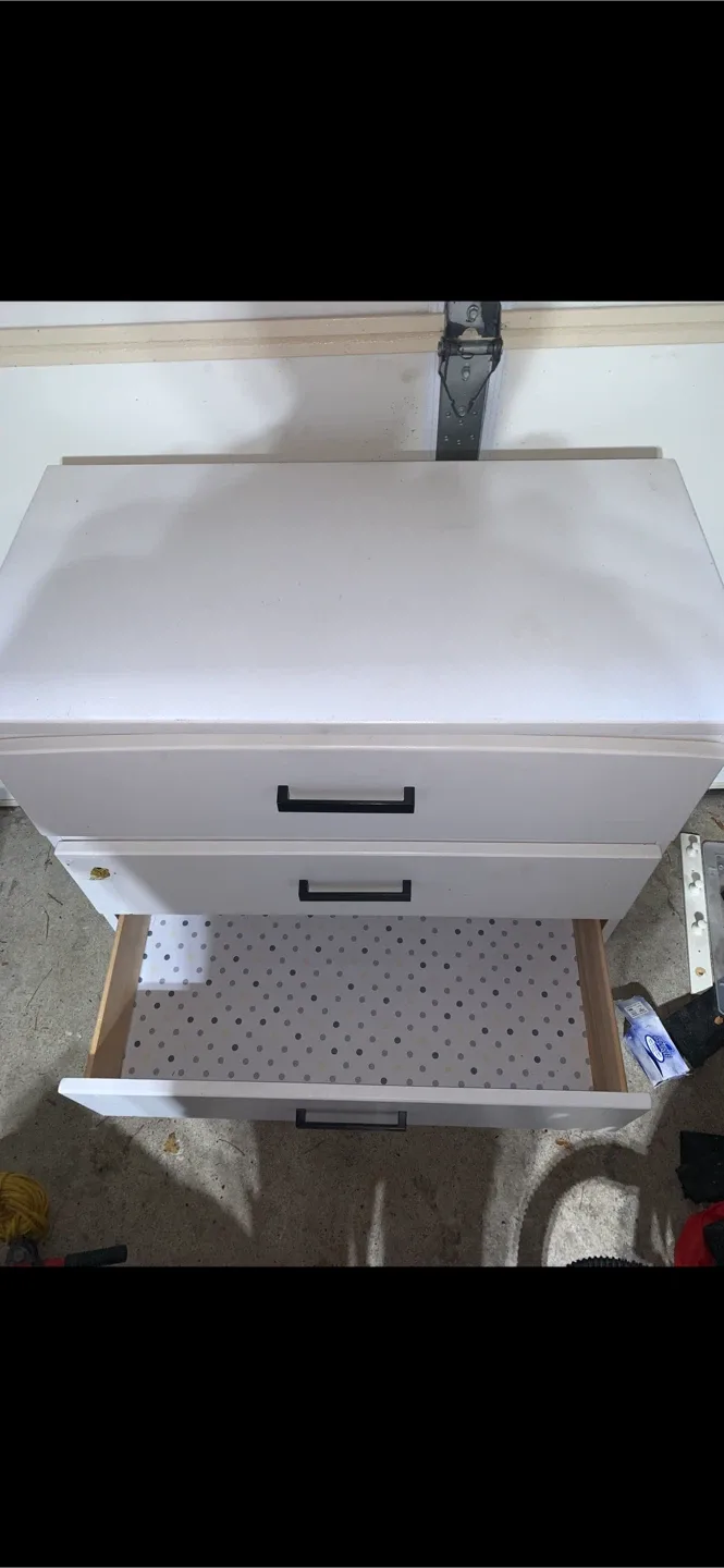 White 4-Drawer Dresser image indicator(4)