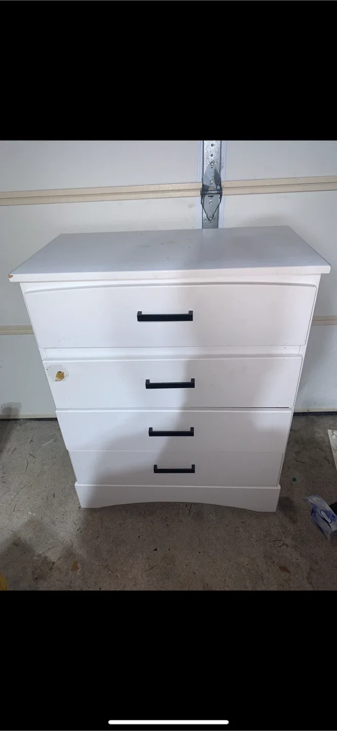 White 4-Drawer Dresser thumbnail