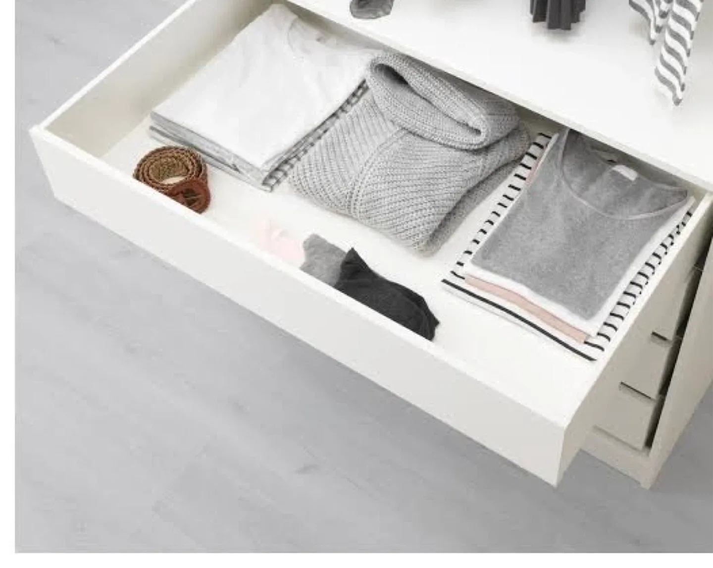 White 4-Drawer Dresser image indicator(9)