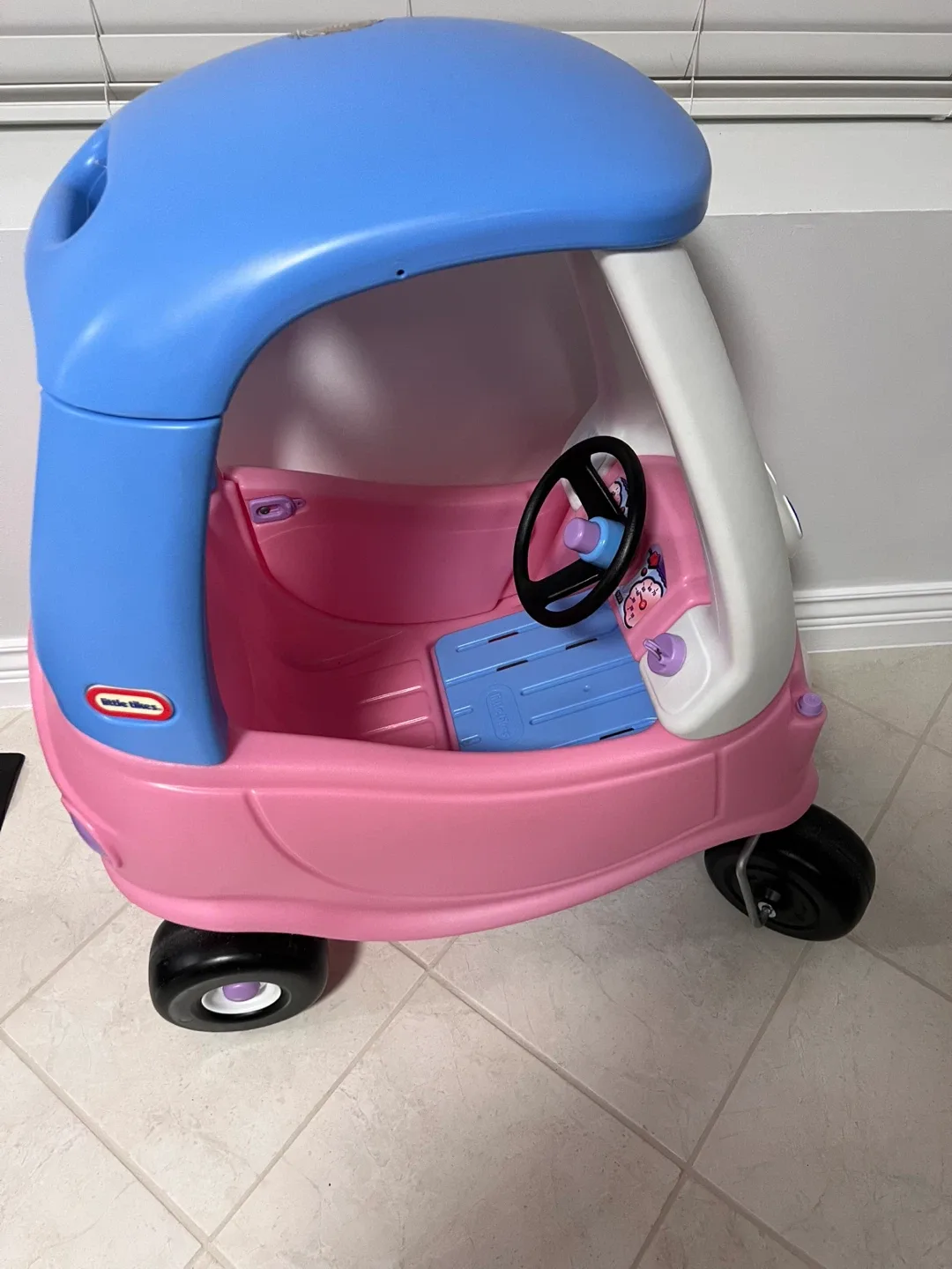 Little Tikes Cozy Coupe Car - Pink/Blue image indicator(2)