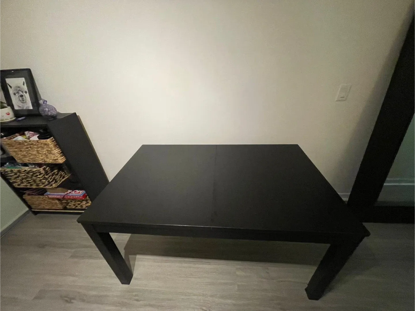 Dark brown Extendable Dining Table
