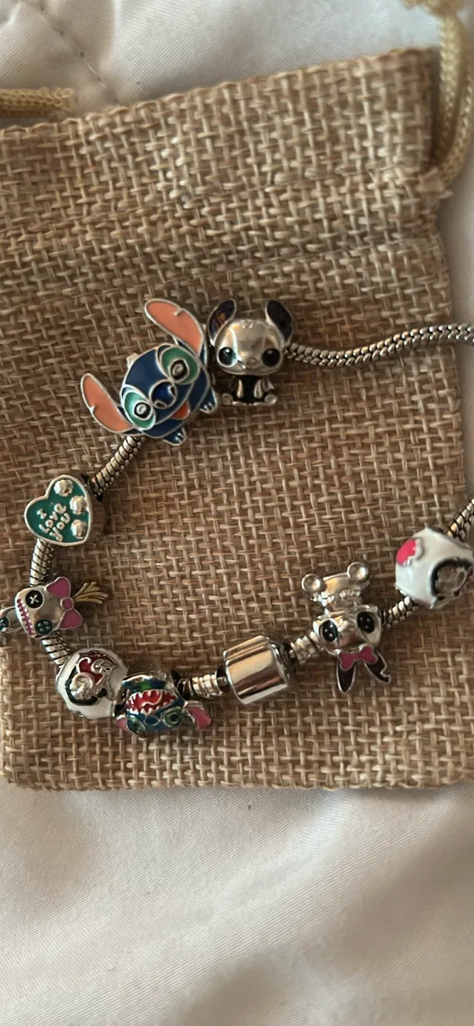Charm Bracelet with Disney lilo & stitch charms image indicator(2)