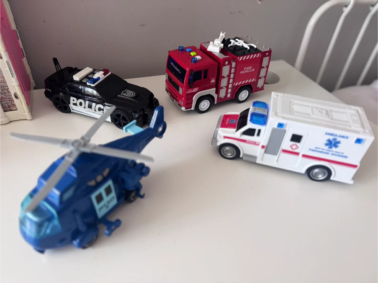 Toy Food Truck & Rescue Team Vehicles &Garbage Truck image indicator(6)