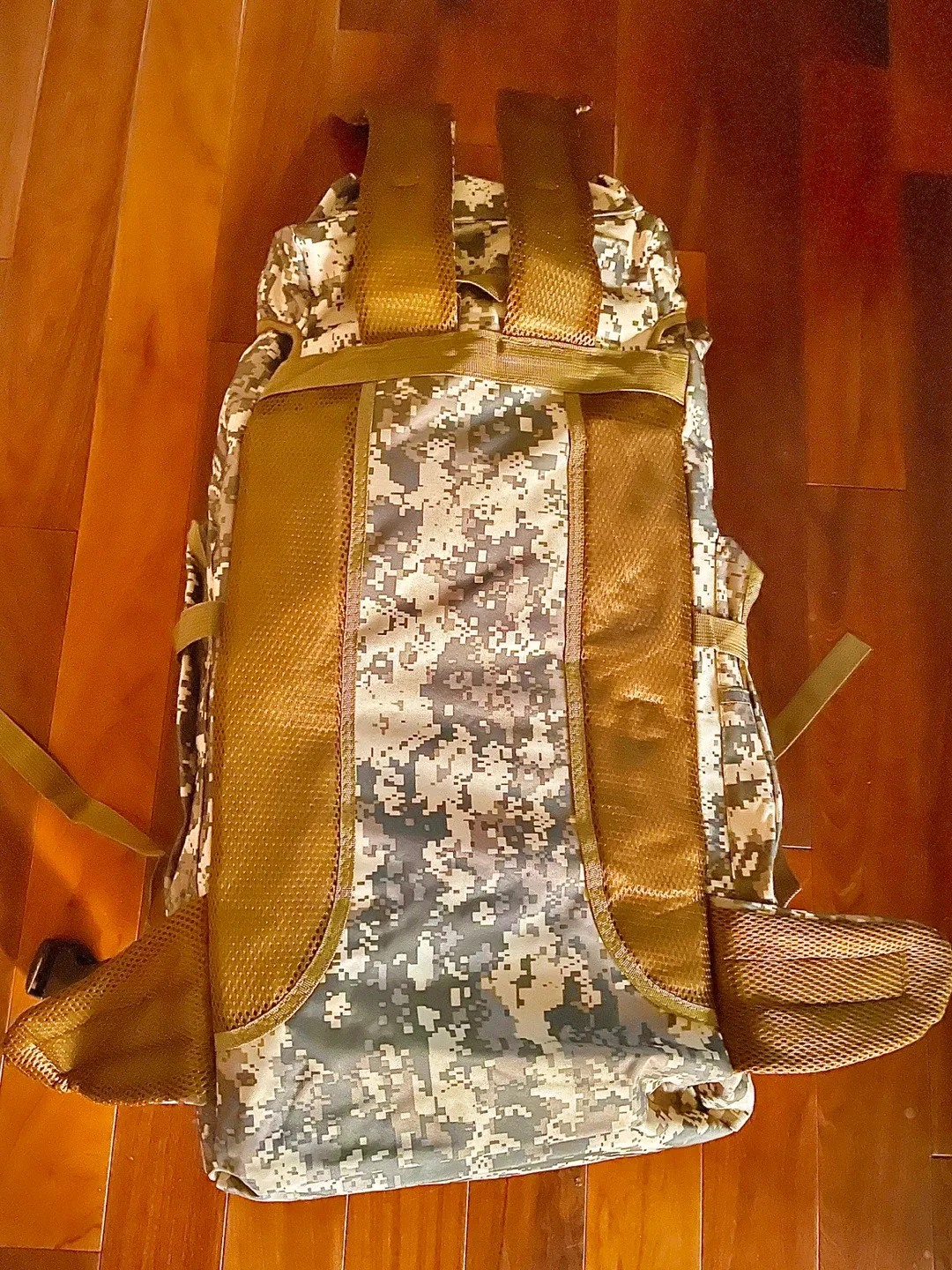 Camo Hiking Backpack image indicator(5)