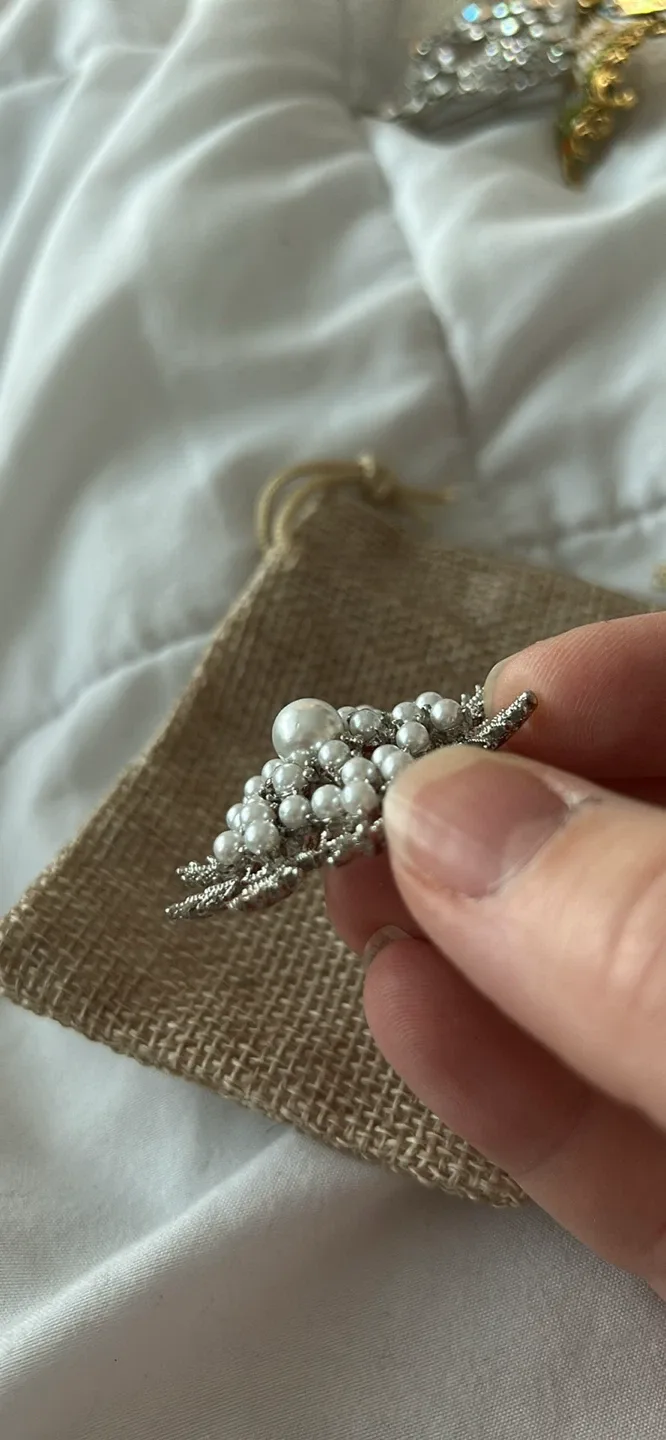 Snowflake Pearl Brooch image indicator(4)
