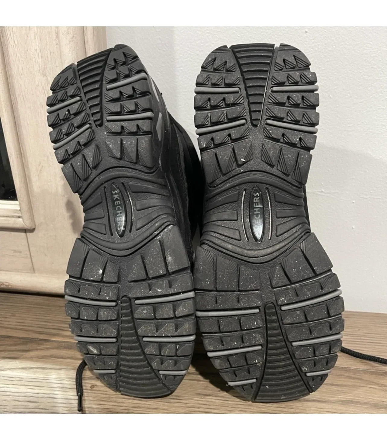 Skechers Women's  Size 7.5 image indicator(2)