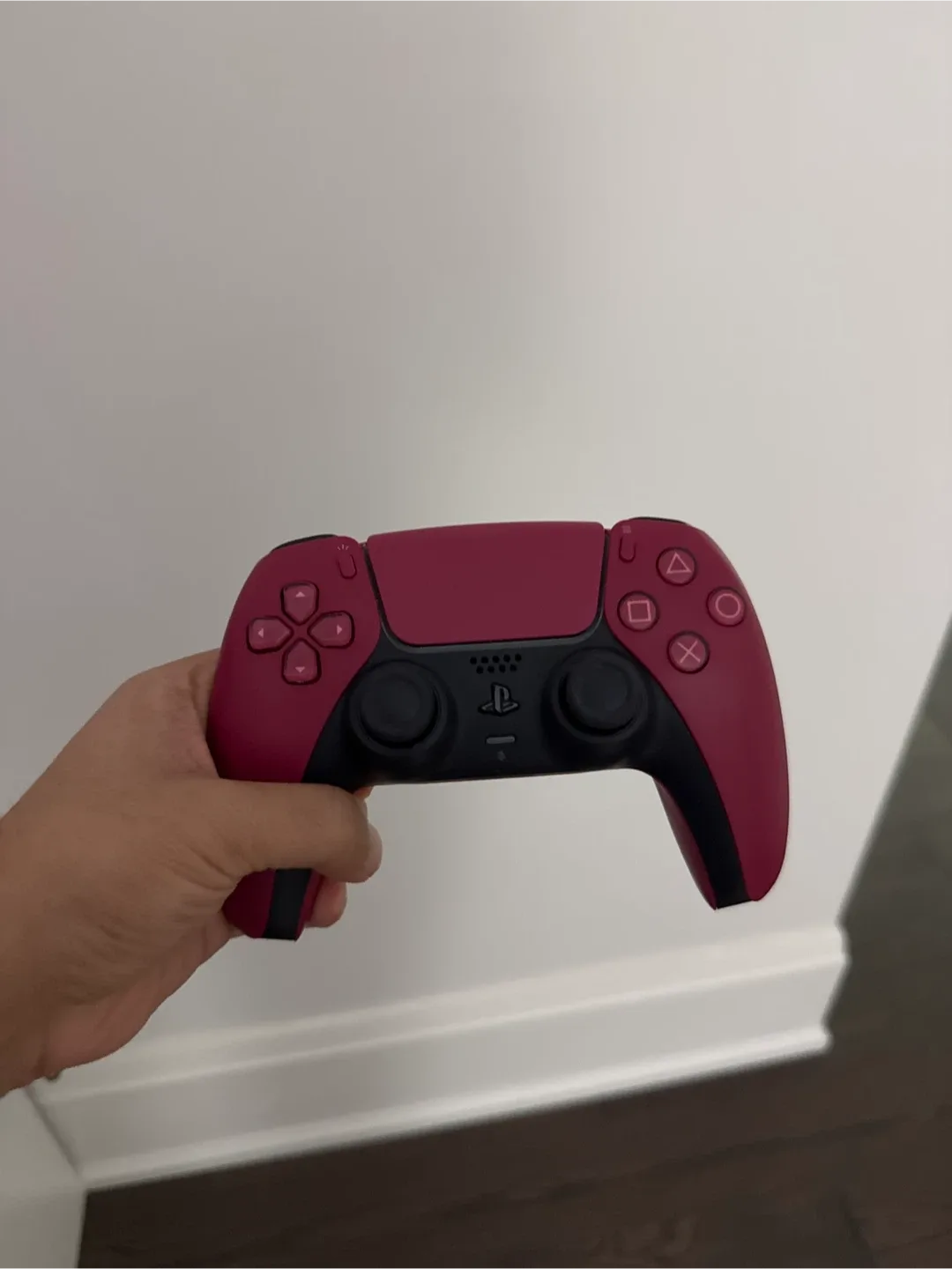 PlayStation 5 (PS5) Red Plates & Controller and Spider-Man 2 image indicator(5)