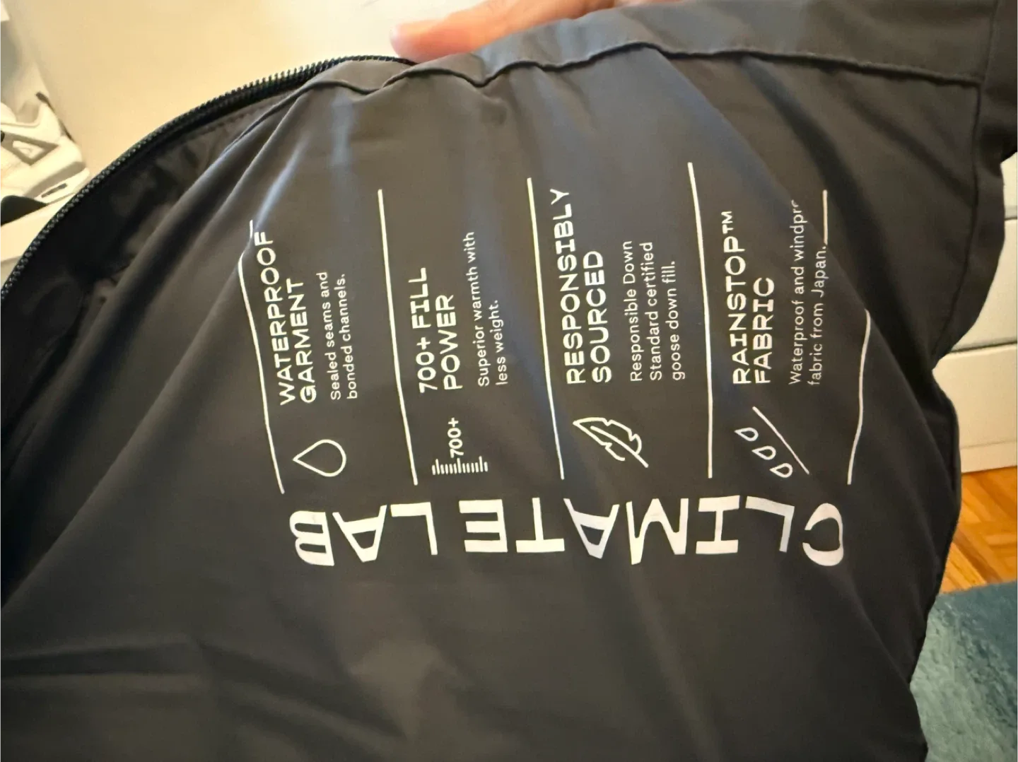 Aritzia The Super Puff - Size M image indicator(3)