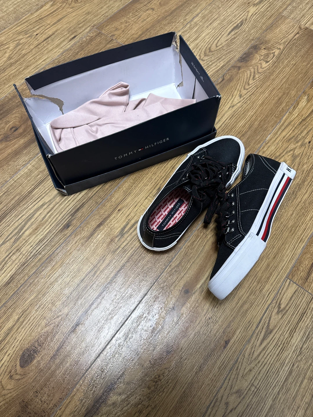 Tommy Hilfiger Hill Black Sneakers - Size 7.5 - photo 2