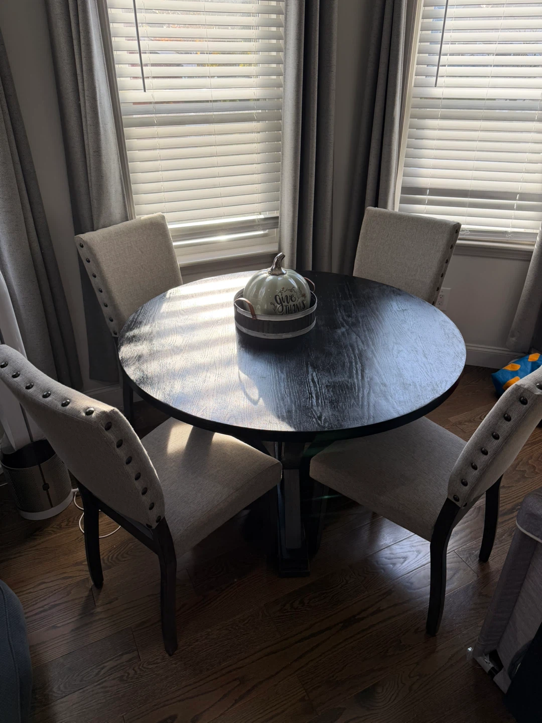Round Dining Table with Four Chairs
