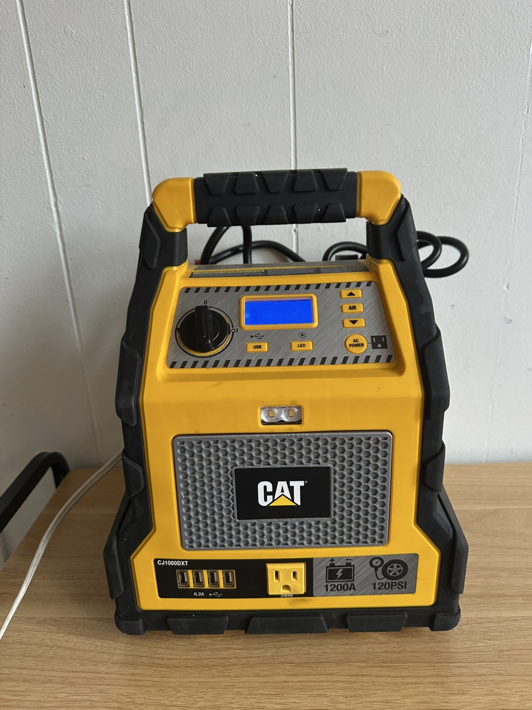 CAT CJ1000SXT Jump Starter