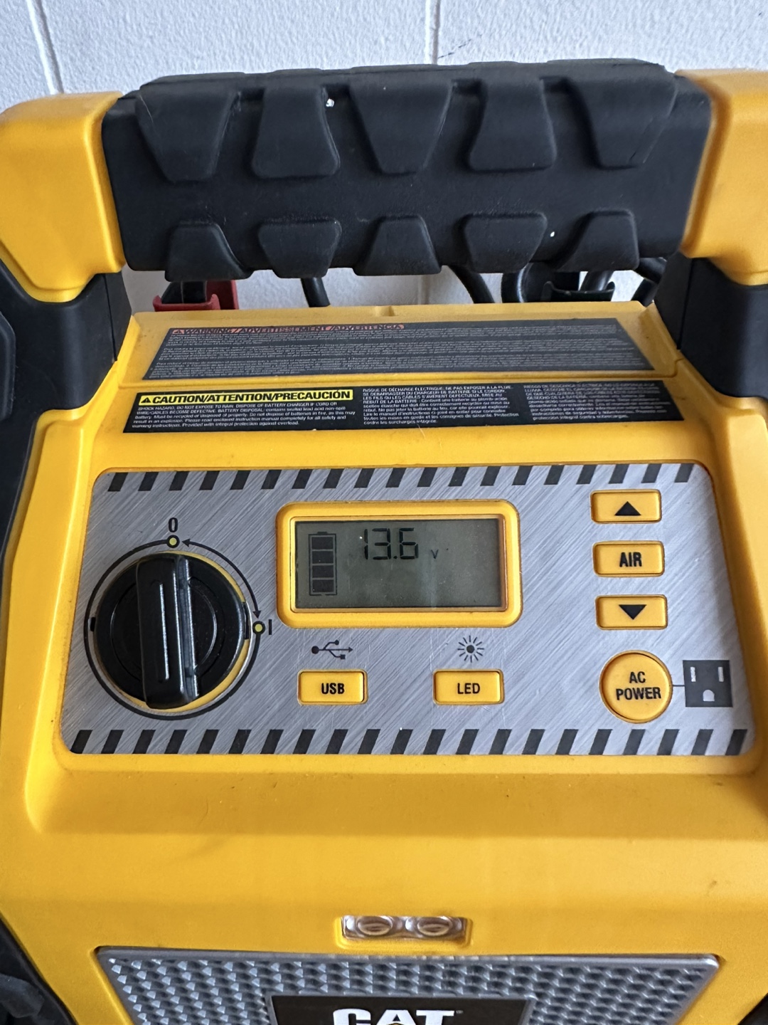 CAT CJ1000SXT Jump Starter - photo 2
