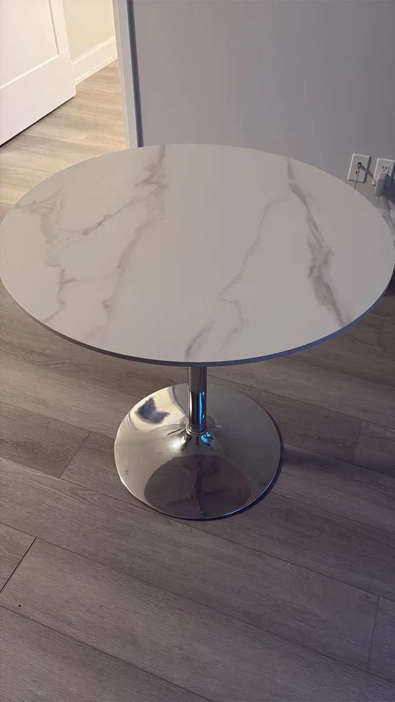 New Leon's Sintered Stone Round Dining Table image indicator(2)