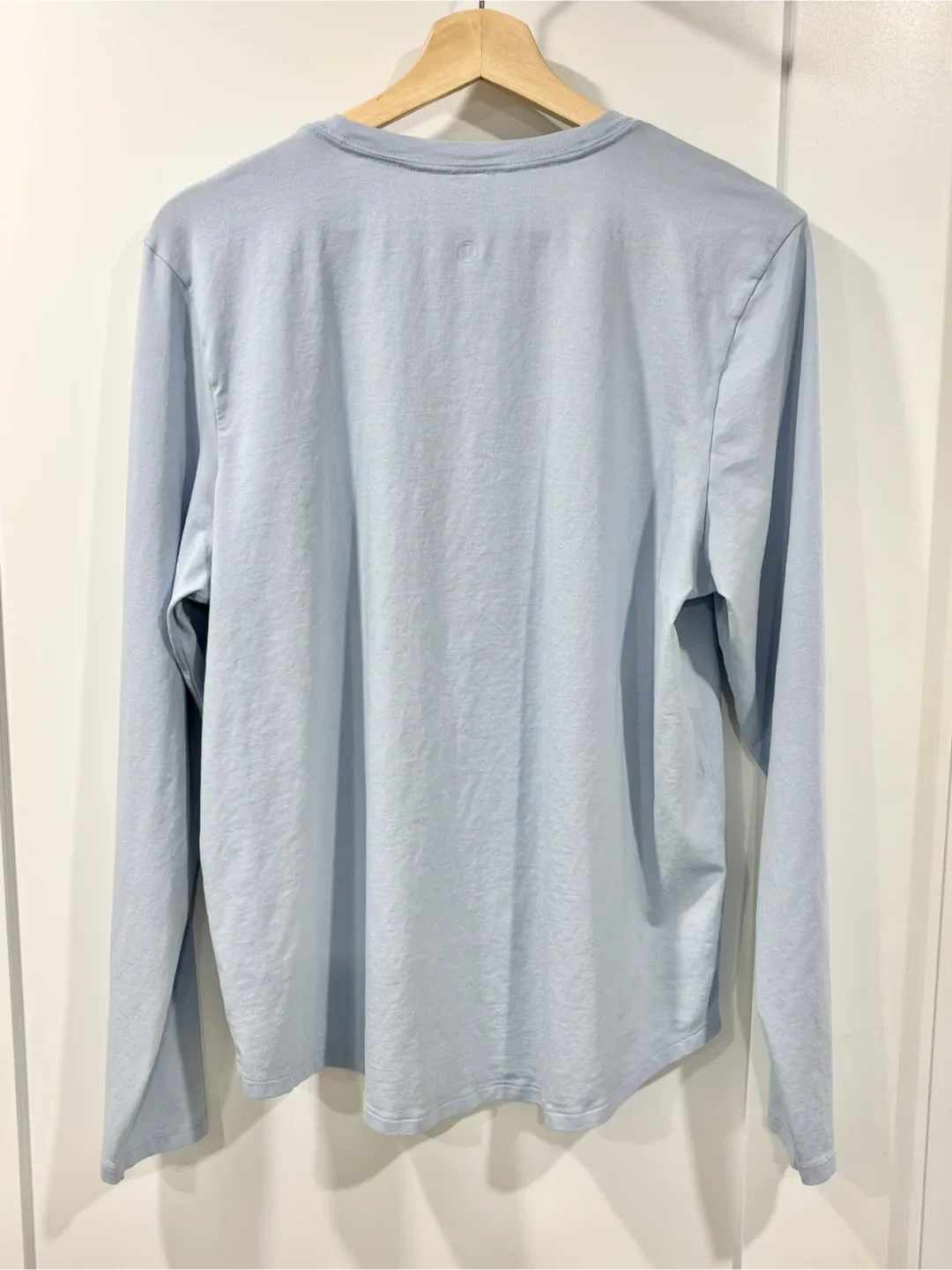 Lululemon Long Sleeve Shirt Blue - Womens Size 12 or size XL image indicator(4)