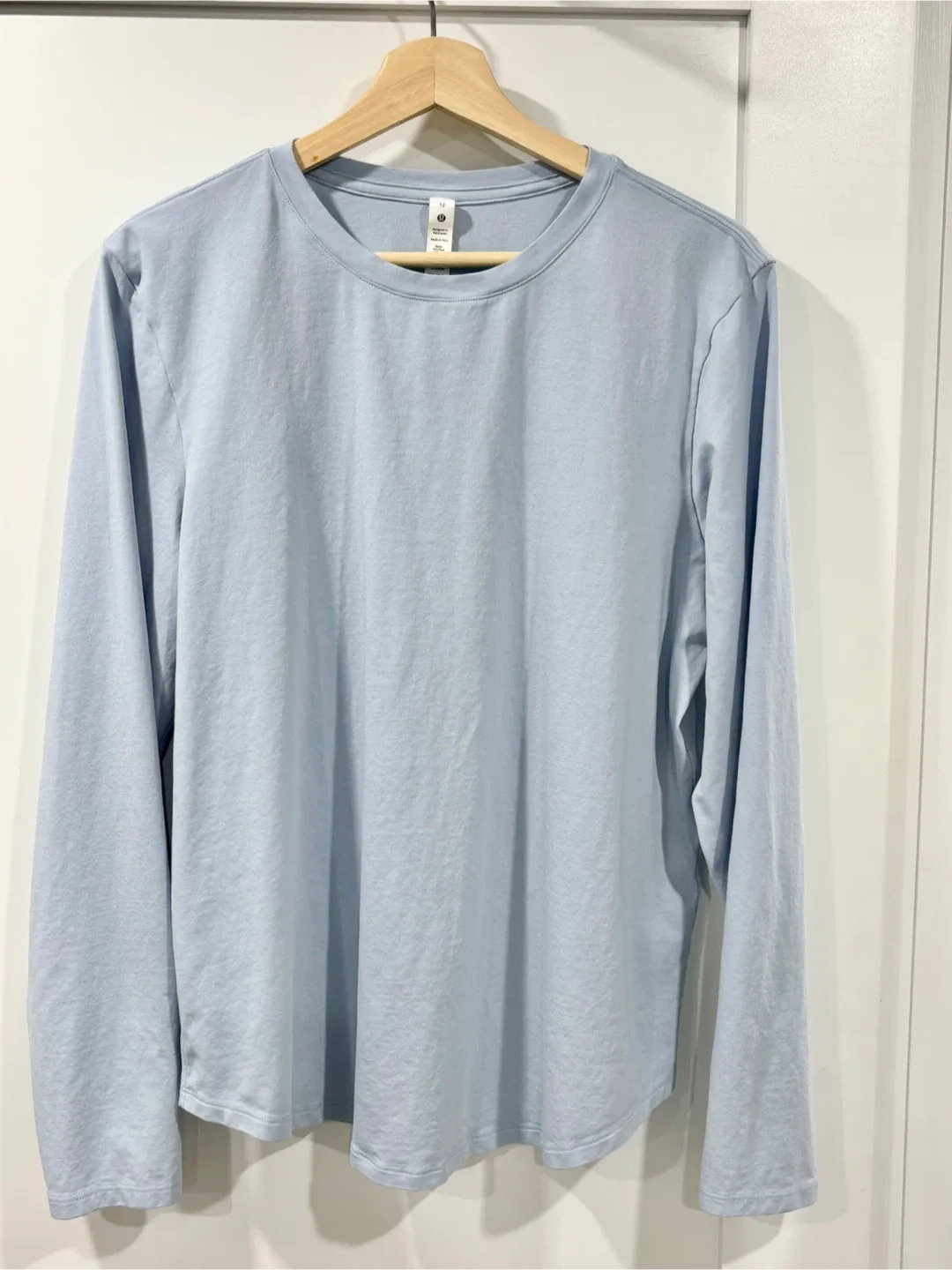 Lululemon Long Sleeve Shirt Blue - Womens Size 12 or size XL image indicator(3)