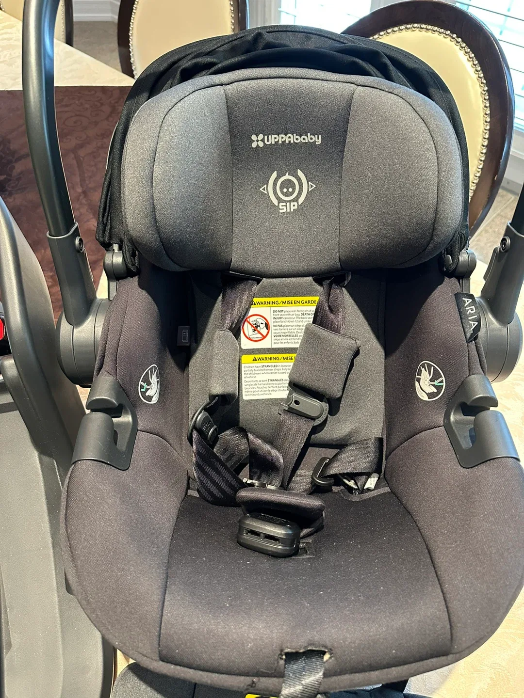 Like new UPPAbaby Aria Infant Car Seat with Base - Black image indicator(3)